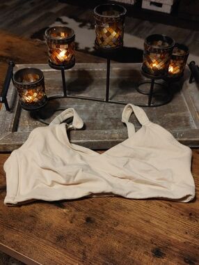 Q-T Intimates 36D Beige Unpadded Wirefree Super Soft Bra